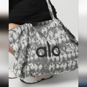 alo tote bag